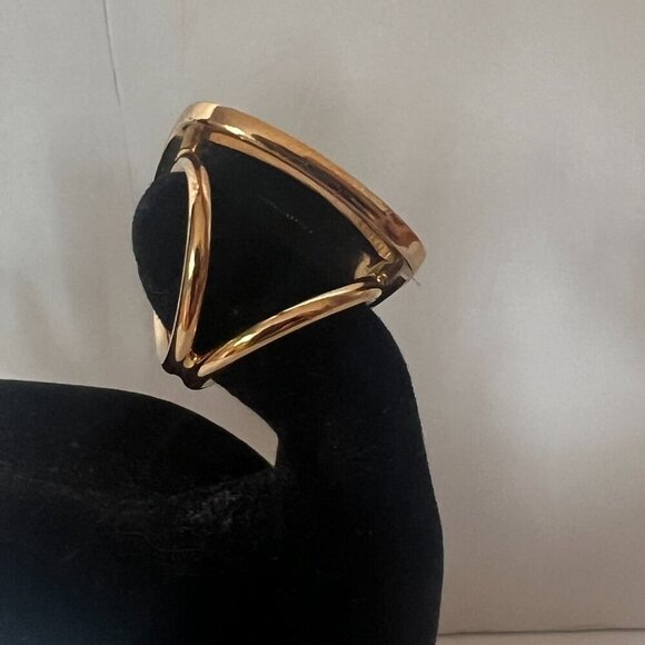 RARE Salvatore Ferragamo Vara Gold Tone Timeless Chic Scarf Ring NWOT - Picture 3 of 5